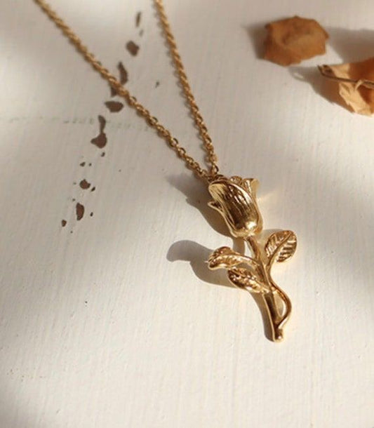 Vintage Rose Necklace